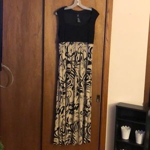 Sleeveless open back black and mix print dress